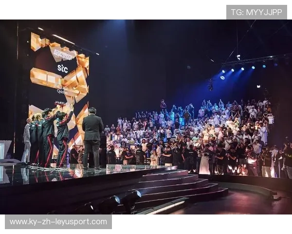 LOL职业联赛观赛人群逐渐年轻化趋势明显，英雄联盟职业联赛现场